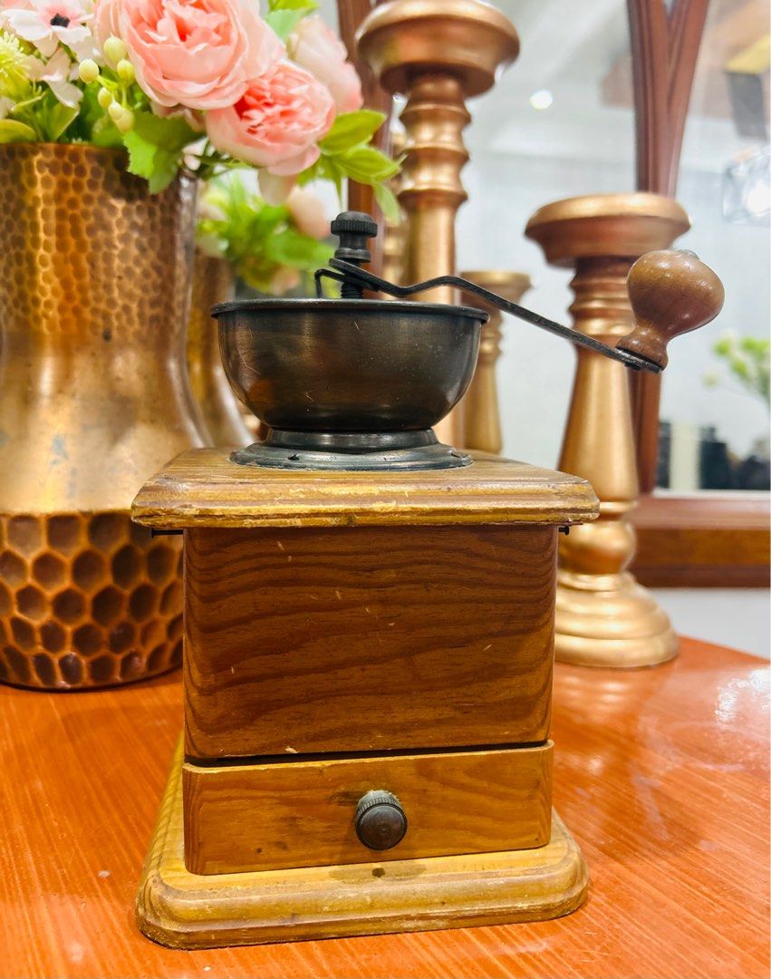 Vintage Coffee Grinder (Category: Coffee & Tea Tableware) located in Batangas. Submitted by padillaserquinahannah (Listing ID 1377827137, Image 1). Description: Vintage Coffee Grinder -With music -Material:Wood and Copper -Suitable for Collection or Display 1,350 First to pay policy No COD No reservation No cancelation of orders We are located at Sto Tomas City, Batangas We ship nationwide via Flash express or Lalamove.