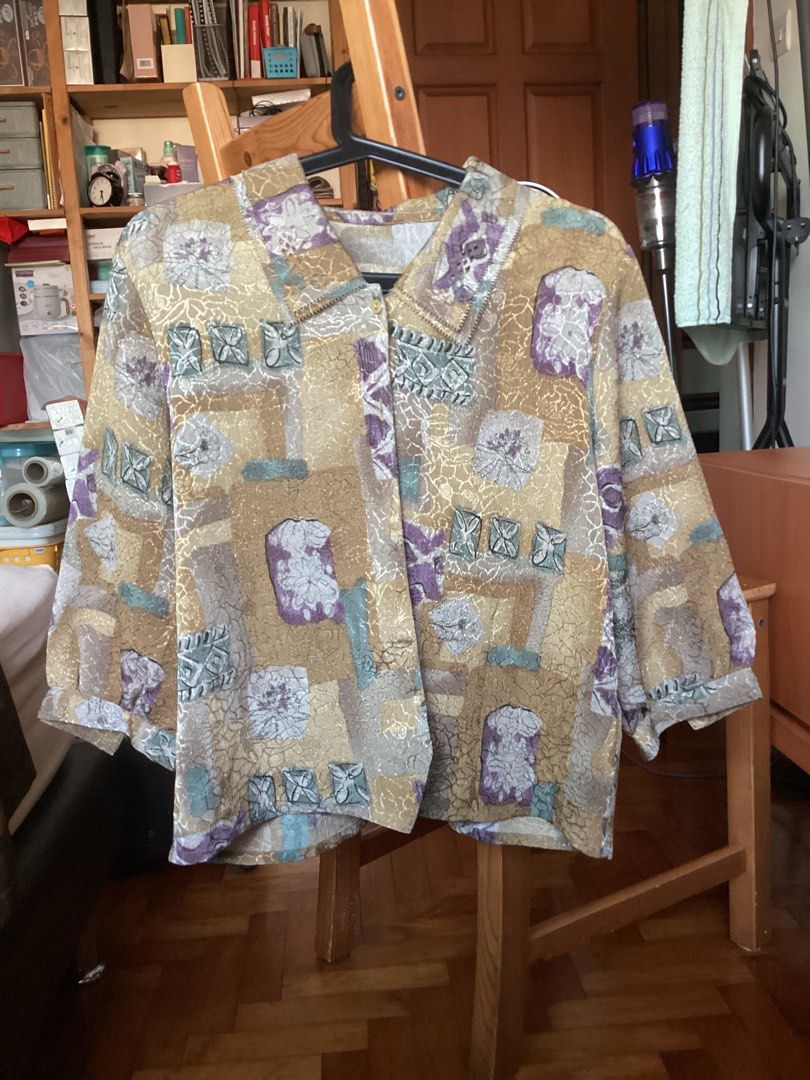Vintage Thrifted Blouse - Size S-M (Category: Blouses) located in Singapore. Submitted by windle (Listing ID 1377867164, Image 1). Description: Vintage floral blouse, size S-M. Great for a demure, retro look .