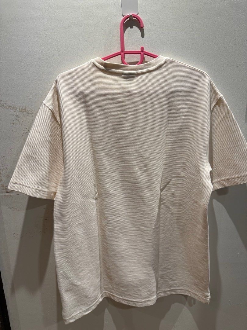 Zara Cream Shirt (Category: Tshirts & Polo Shirts ) located in Quezon City. Submitted by pathdz (Listing ID 1377778008, Image 2). Description: Size: Medium Color: Cream.