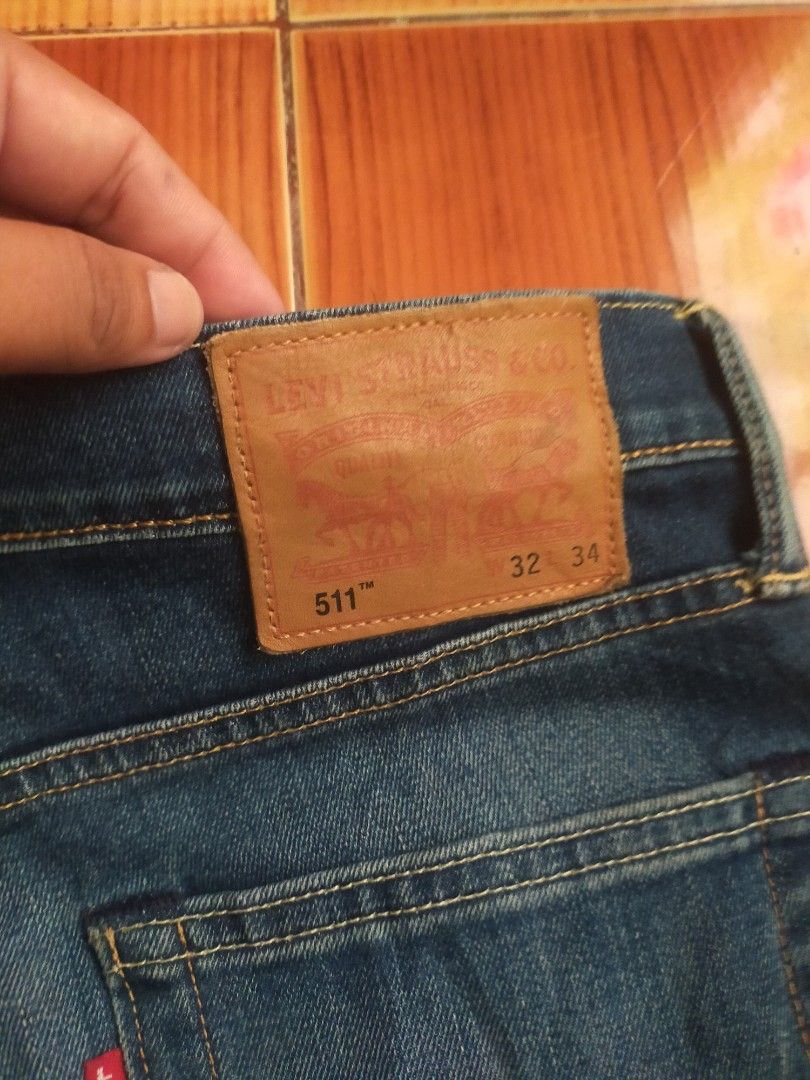 511 (Category: Jeans) located in Mangaldan. Submitted by sumer21 (Listing ID 1372910414, Image 3). Description: Levi's 511 leather Patch W-32 L-34 Size 32 strech to 34 Length 42.5 Hem 7 Condition 9.5/10 No issue 1000 free shipping.