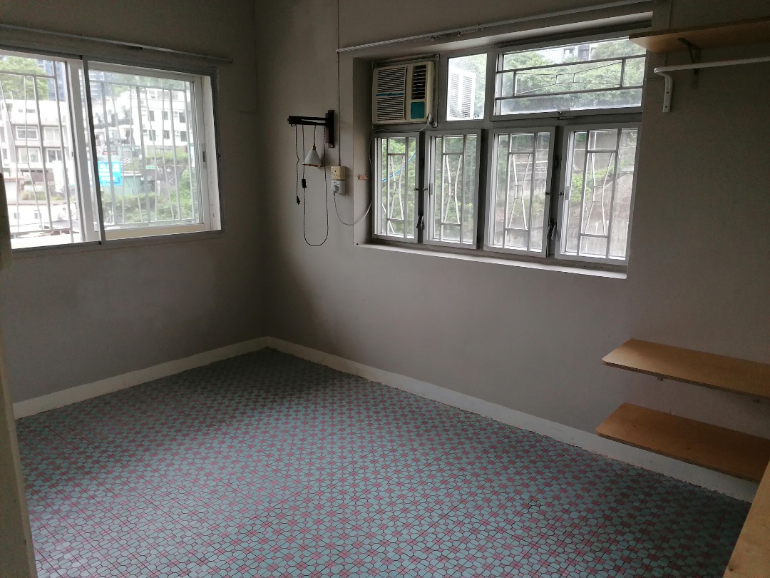 700呎 村屋 1/F 連天台 一車位 (不要車位$10000租)63438432469507113