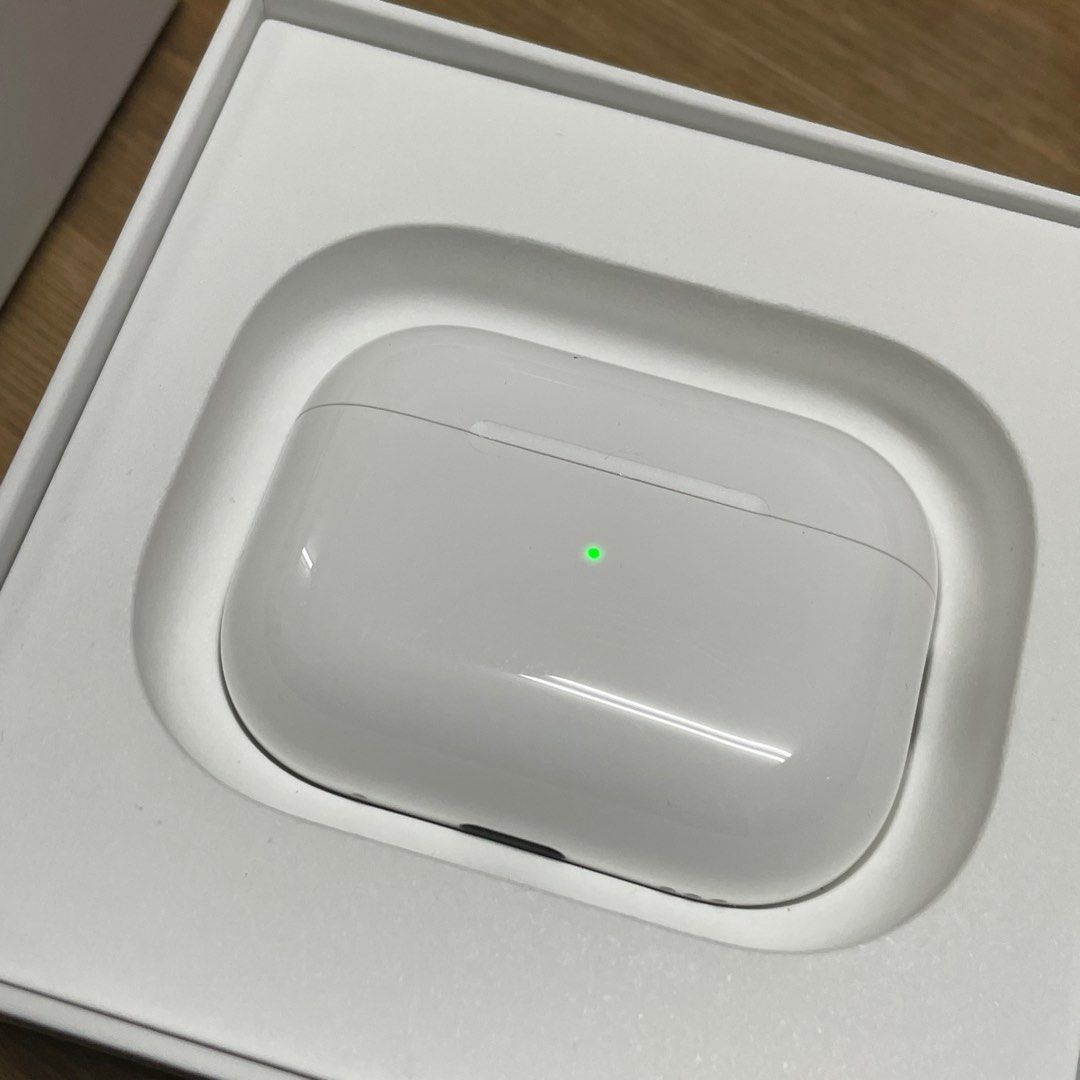 由 wuuuu33 (刊登 ID 1372980627，圖片 2) 提交，位於 新北市 (New Taipei) 的 蘋果原廠 Apple AirPods Pro 2代 USB-C版 藍芽耳機 A3047 (類別：耳機)，說明：2025/03購買，蘋果原廠 內容如圖所示，附贈無印良品保護殼 可看細節圖。