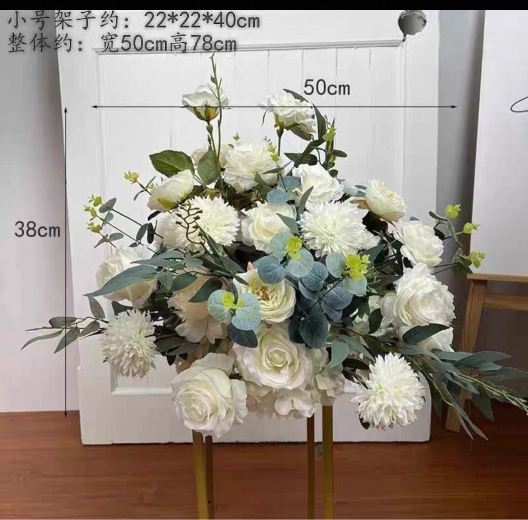 婚禮物資-花球四個連四條柱及白色油畫框，全新一樣，荃灣白田壩街自取或代上GoGoVan62859980450561114