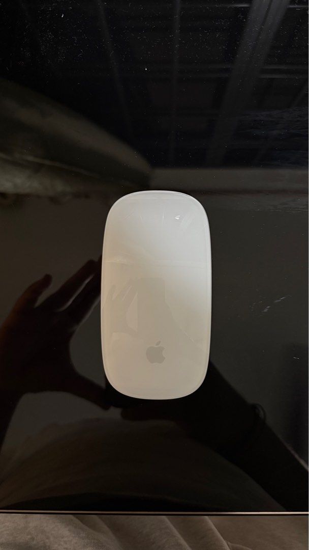 Apple Magic Mouse (1st Gen) – Wireless, Clean, Fully Working