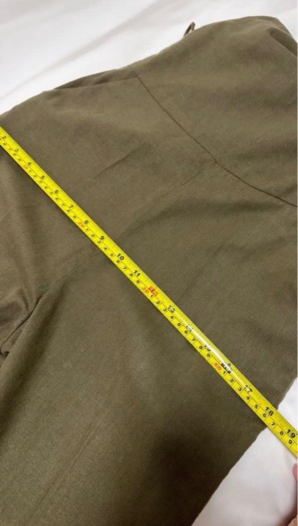 Araw Khaki Linen Jumpsuit (Category: Rompers) located in Las Pinas. Submitted by secondsshoppp (Listing ID 1372893187, Image 3). Description: DM me for when worn photos for ref. Similar to the Araw Jumpsuit. High quality linen Purchased for around Php 3500 at a bazaar Straps are adjustable See measurements in photos Bust: 32-34” Waist: 24-26” Hips: 34-35” Rfs: decluttering.