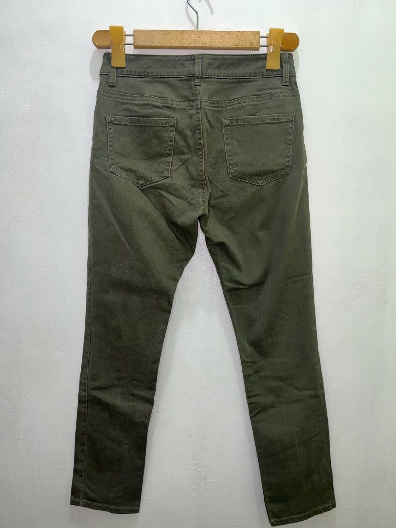 Army/Navy Green Pants (Category: Jeans) located in Imus. Submitted by declutterbycad (Listing ID 1372858583, Image 2). Description: Price Negotiable Size indicated on the pic.