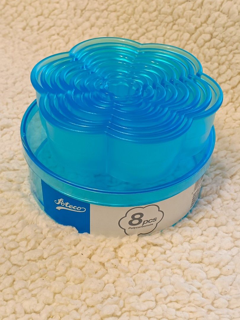 Ateco cutters flower shaped 8pcs. (Category: Bakeware) located in San Juan City. Submitted by cheapninja (Listing ID 1373048387, Image 2). Description: Ateco cutters flower shaped 8pcs. P250.