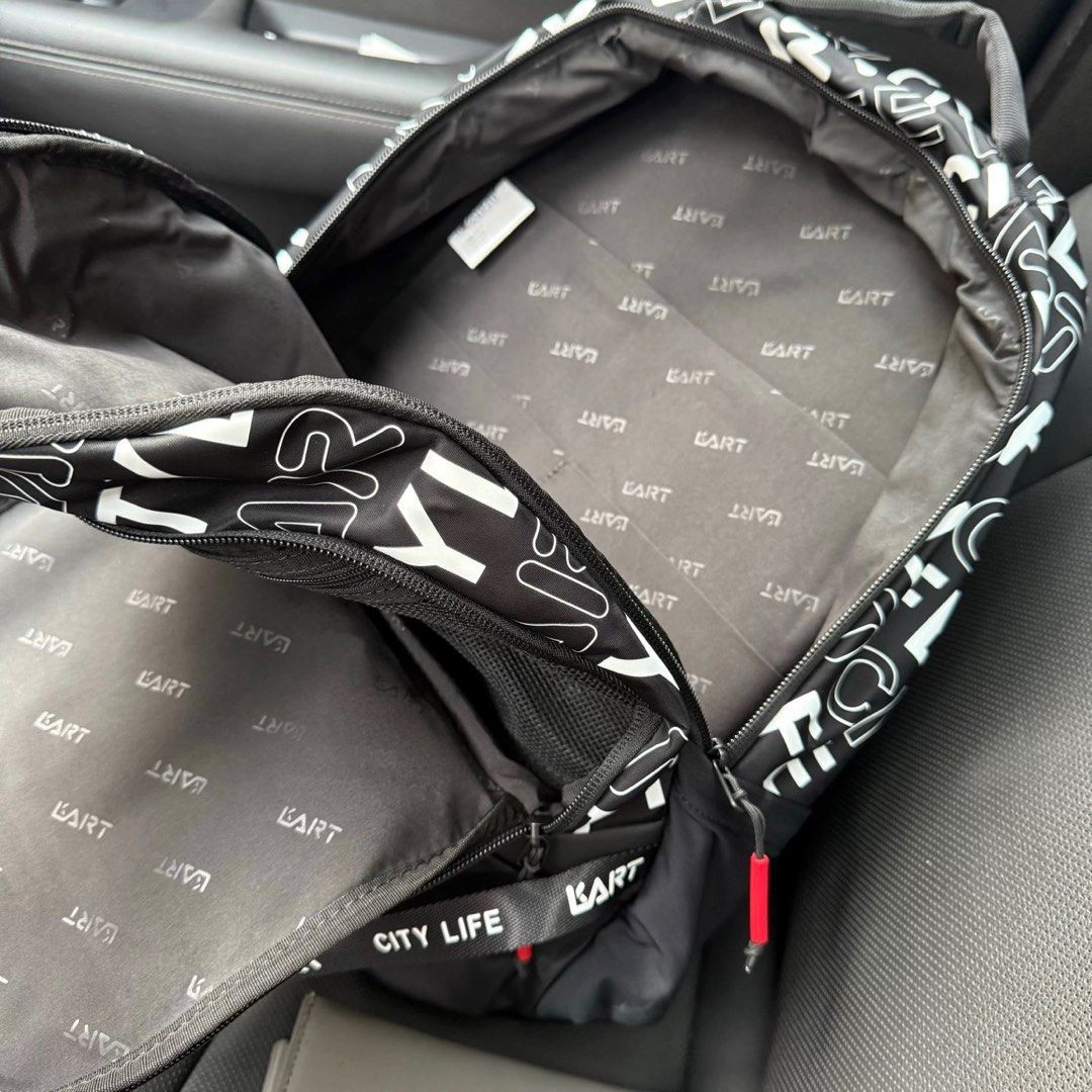 Backpack (Category: Backpacks) located in Singapore. Submitted by whitewitch (Listing ID 1372995780, Image 3). Description: Meet up at CCK. Topup $5 for delivery..
