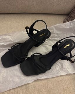 (Category: ) located in . Submitted by farahspastlovers (Listing ID 1372977626, Image 1). Description: .