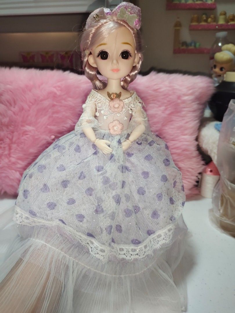 BJD doll Battery Operated (Category: Kids Toys) located in Angono. Submitted by fairymama28 (Listing ID 1372970831, Image 2). Description: Working Sound and light. Issue: May yellow sa left side..