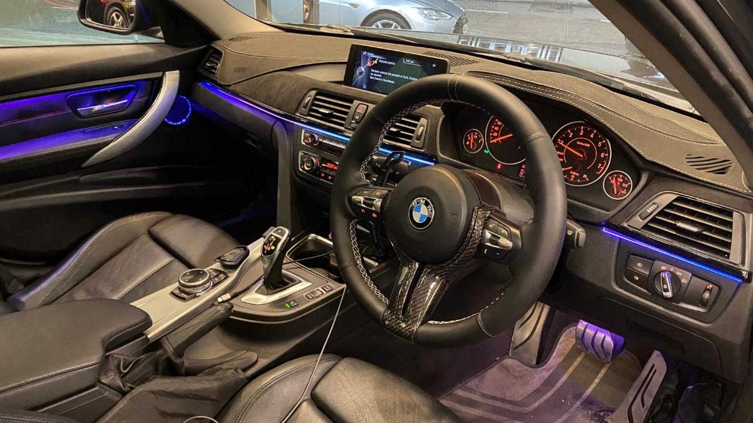 BMW  328i SPORT Auto62864836389379113