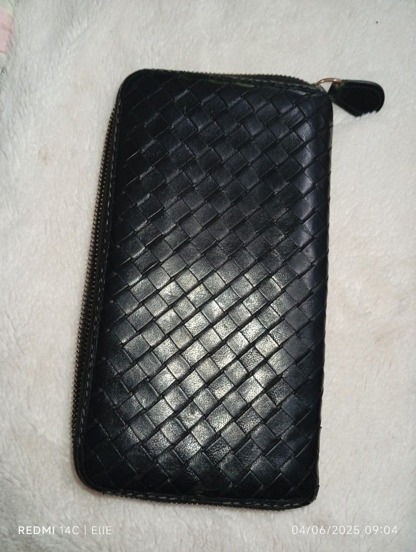 Bottega Veneta Long Wallet (Category: Luxury Bags & Wallets) located in Davao. Submitted by elainemayg38157 (Listing ID 1372893064, Image 1). Description: ‼️FOR SALE‼️ 😍BOTTEGA VENETA Long Wallet😍 🎯Japan source 🎯Well-used (has signs of usage, missing leather on the puller of the inside zipper)--please refer to the pictures. 🎯From the makers of YSL, Gucci, and Balenciaga. 🎯Made in Italy. 🎯One of the expensive and luxury brands when it comes