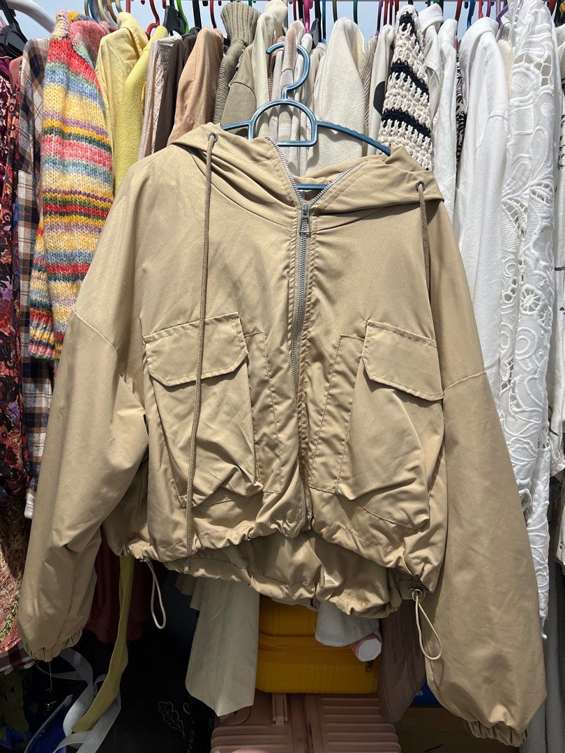 Brown Jacket (Category: Coats, Jackets and Outerwear) located in Kuala Lumpur. Submitted by findingnewownerr (Listing ID 1372889944, Image 1). Description: .