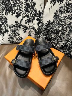 (Category: ) located in . Submitted by shoes_locker (Listing ID 1372950297, Image 1). Description: .