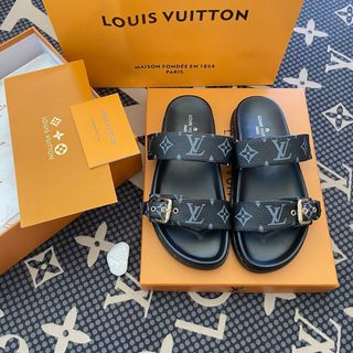 (Category: ) located in . Submitted by shoes_locker (Listing ID 1372952703, Image 1). Description: .