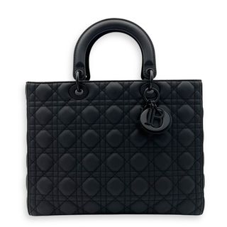 (Category: ) located in . Submitted by carousellluxury (Listing ID 1371613639, Image 1). Description: .