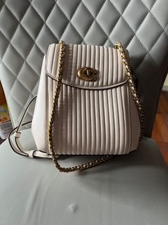 （分類：）位於 。 由 shoppinggg30 提交（商品編號 1372528907，圖片 1）。簡介： 。