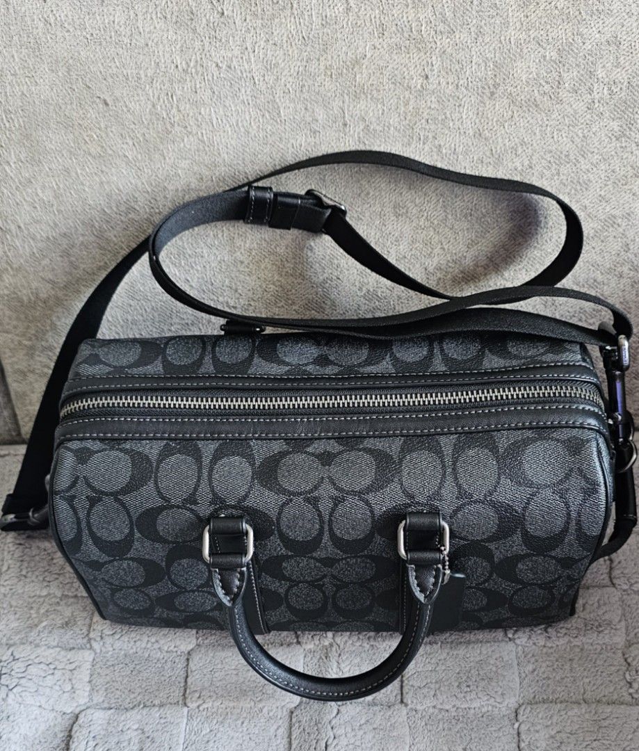 Coach Bag (Category: Luxury Bags & Wallets) located in Pasig City. Submitted by thepinkcherry (Listing ID 1372924105, Image 3). Description: Authentic Coach Bag Seldom used. Bought in Taiwan last Dec 2024 only original price: 22,800 NTD.