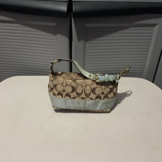 (Category: ) located in . Submitted by declutteringbykaye (Listing ID 1373017586, Image 1). Description: .