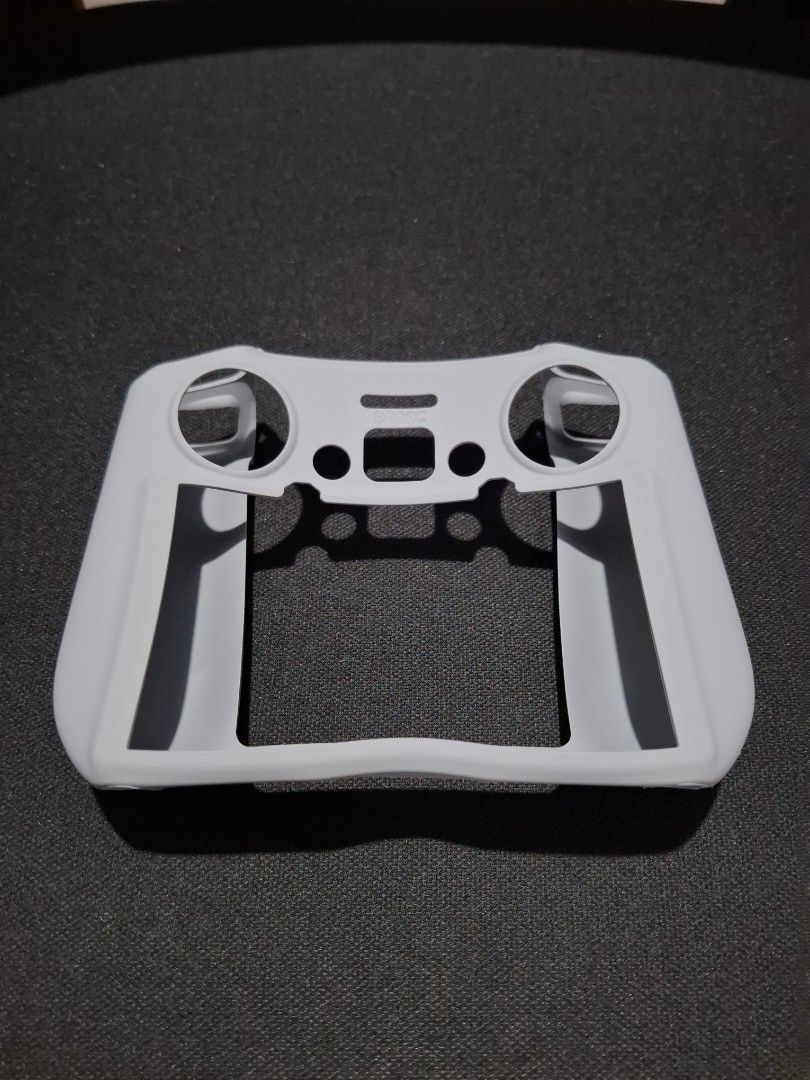 dji rc 2 silicone case (Category: Other Accessories) located in Pasay City. Submitted by faulmino1986 (Listing ID 1372925050, Image 1). Description: brand new dji rc2 silicone protector color: gray price: 250php only meetups: Pasay or any nearby areas we accept shipping. buyer will shoulder shipping fee.