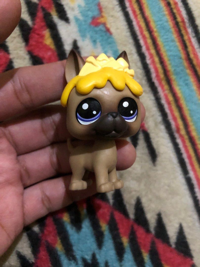 Dog toy figurines (Category: Figurines & Statues) located in Quezon City. Submitted by markgolveo (Listing ID 1372898082, Image 3). Description: Dog toy figurines.