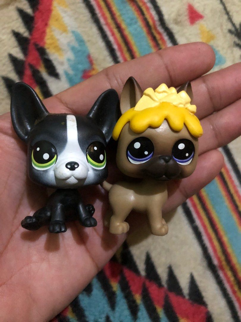 Dog toy figurines (Category: Figurines & Statues) located in Quezon City. Submitted by markgolveo (Listing ID 1372898082, Image 1). Description: Dog toy figurines.