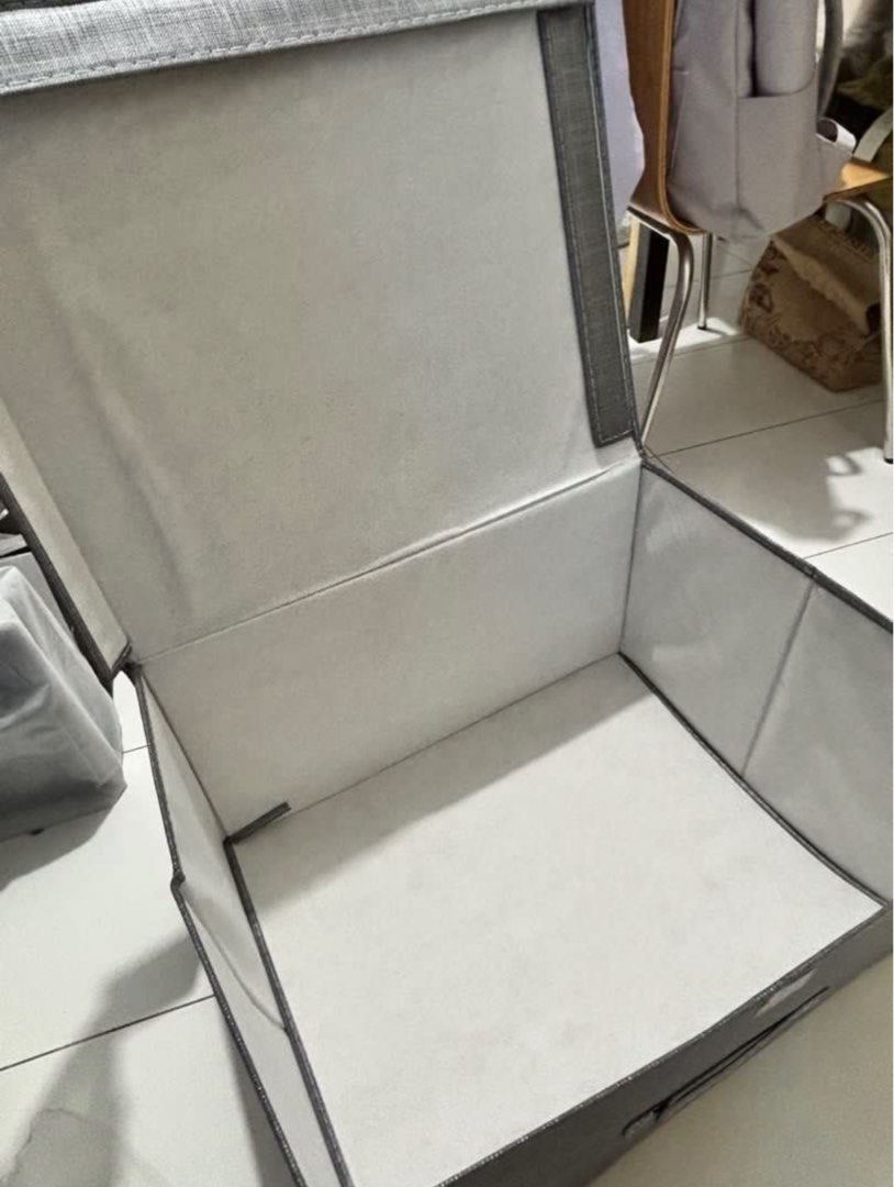 Foldable Storage Box (Category: Storage Boxes & Baskets) located in Pasig City. Submitted by _bernn (Listing ID 1372961186, Image 2). Description: dimensions: 50x40x30 cm rfs: di kasya sa ilalim ng bed ko Brand new po ito, binuksan ko lang to check if magkakasya .