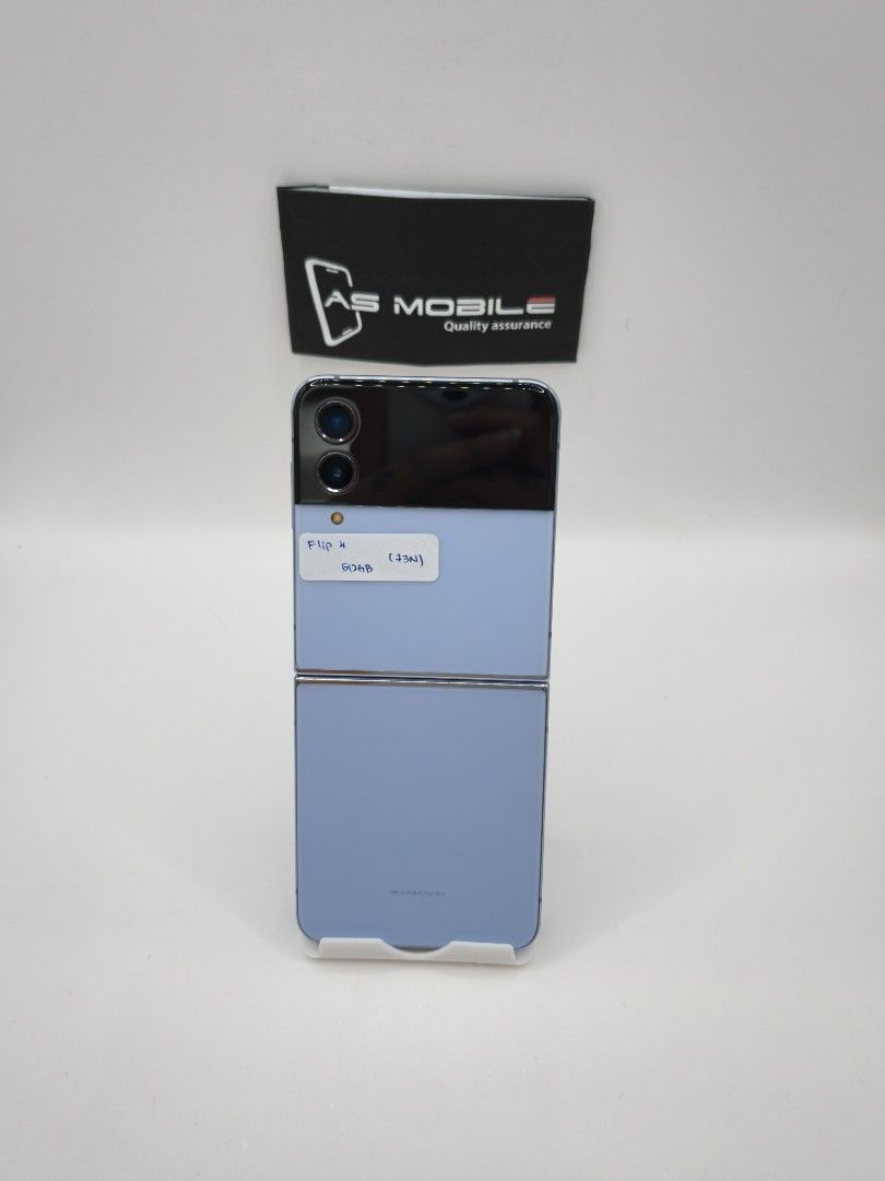Galaxy Z Flip 4 512GB Blue (Category: Samsung) located in Singapore. Submitted by asmobile.bugisstreet (Listing ID 1372988295, Image 1). Description: .
