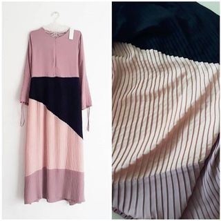 (Kategori: ) berada di . Dikirim oleh ourgoodpreloveds (ID iklan 1373049463, Gambar 1). Deskripsi: .