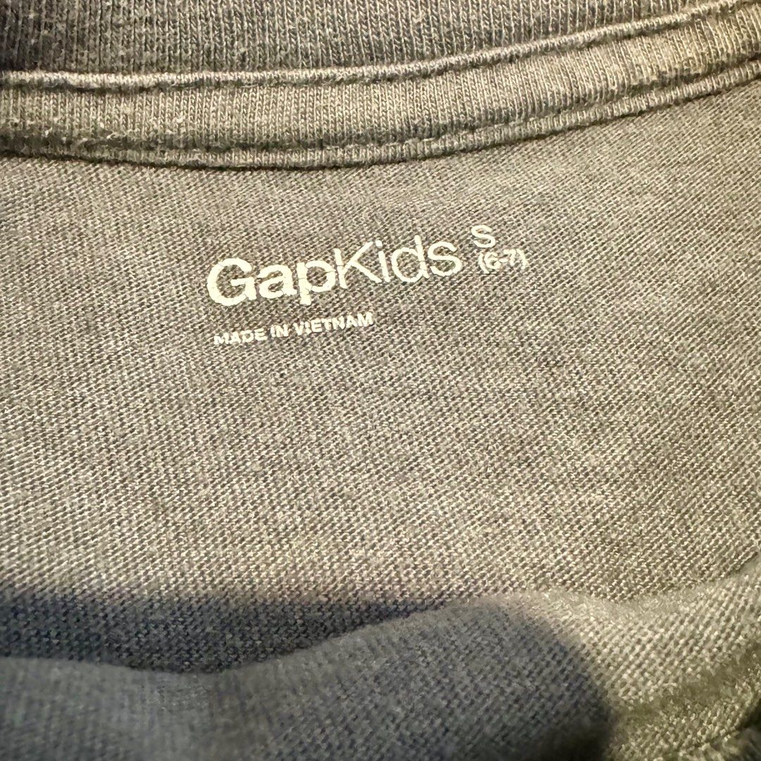 Gap Kids Graphic T-shirt (Category: Babies & Kids Fashion) located in Cebu City. Submitted by dearmallory (Listing ID 1372967427, Image 2). Description: Gap Kids Graphic T-shirt Size: Small Age: 6-7 years old Rate: 8/10 Still in good condition. No issues. .
