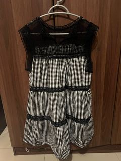 (Category: ) located in . Submitted by LaraGotStyle (Listing ID 1372988387, Image 1). Description: .