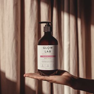 Glow Lab 天然草本玫瑰沐浴露 900mL(現貨)62940516837249110