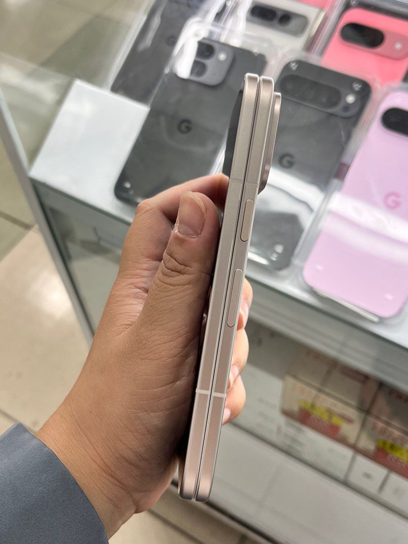 Google Pixel 9 Pro Fold 256GB Openline Japan Variant No Issue (Category: Google Pixel) located in Pasig City. Submitted by fairgadgetshop (Listing ID 1372965754, Image 3). Description: Buy • Sell • Trade • Swap Legit Seller w/ Physical Store Mabilis Kausap / Pass sa Scammer Installment via Credit Card, GGives, Gcredit, SPaylater and Billease with additional interest We accepting Brandnew or Secondhand Google Pixel 9 Pro Fold 256GB Openline Japan 