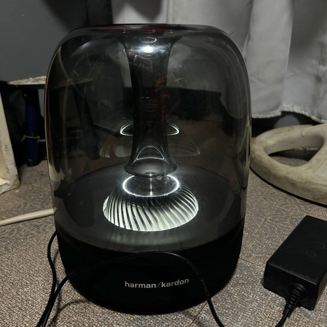 Harman Kardon Aura Studio 2 (Category: Soundbars, Speakers & Amplifiers) located in Cebu City. Submitted by gilejehhk (Listing ID 1372985419, Image 1). Description: Harman Kardon Aura Studio 2 Bluetooth speaker.