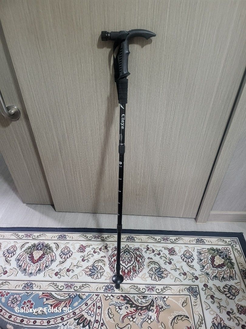 Hiking/walking stick (Category: Garage sale) located in Singapore. Submitted by flyinglipas (Listing ID 1372867990, Image 1). Description: ok for not fussy buyer1.