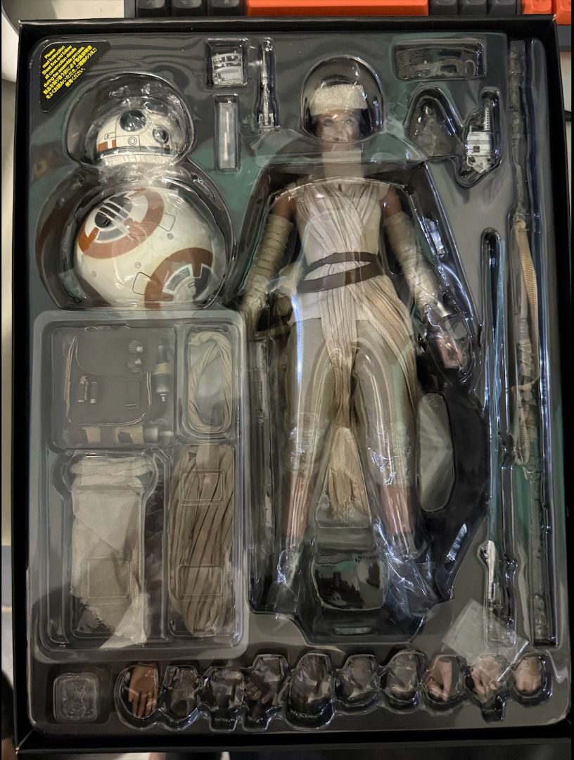 Hot Toys Rey & BB-8 (MMS337) (Category: Figurines & Statues) located in Manila. Submitted by rb0001 (Listing ID 1373042444, Image 2). Description: Back in Box All Complete .