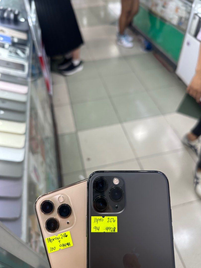 Iphone 11 Pro 256gb 90-100% batt FU (Category: iPhone 11 Series) located in San Juan City. Submitted by javedsgadgetshop (Listing ID 1372865541, Image 3). Description: INSTALLMENT OPTIONS : SPAY LATER / GGIVES / CREDIT CARD! WE BUY AND SELL SO PWEDE MAGBINTA OR SWAP ! Quick Specs : Iphone 11 Pro •256gb •NTC Variant •Good batt health •Factory Unlock •95% Smoothness •No hidden issue | No Repaired •100% Authentic | Not Refurbished •w/ OEM Charger & 