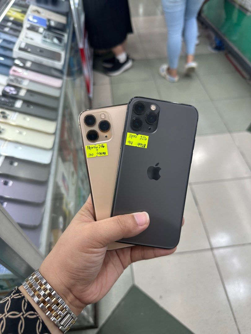 Iphone 11 Pro 256gb 90-100% batt FU (Category: iPhone 11 Series) located in San Juan City. Submitted by javedsgadgetshop (Listing ID 1372865541, Image 1). Description: INSTALLMENT OPTIONS : SPAY LATER / GGIVES / CREDIT CARD! WE BUY AND SELL SO PWEDE MAGBINTA OR SWAP ! Quick Specs : Iphone 11 Pro •256gb •NTC Variant •Good batt health •Factory Unlock •95% Smoothness •No hidden issue | No Repaired •100% Authentic | Not Refurbished •w/ OEM Charger & 