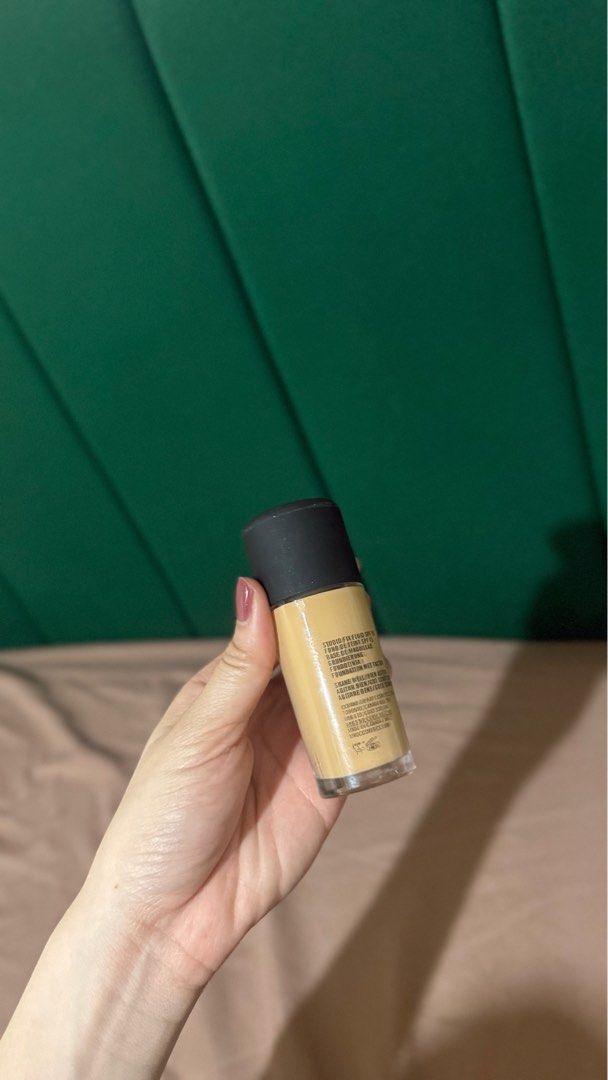 MAC Studio Fix Fluid Liquid Foundation NC20 (Category: Makeup) located in Taguig. Submitted by maliashoppingaccount (Listing ID 1372987884, Image 2). Description: 100% Authentic SRP P2500 Brand new Not my shade.