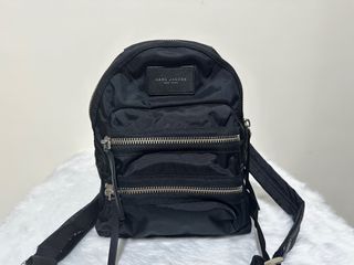 (Category: ) located in . Submitted by rosiesfashionfinds (Listing ID 1373034313, Image 1). Description: .