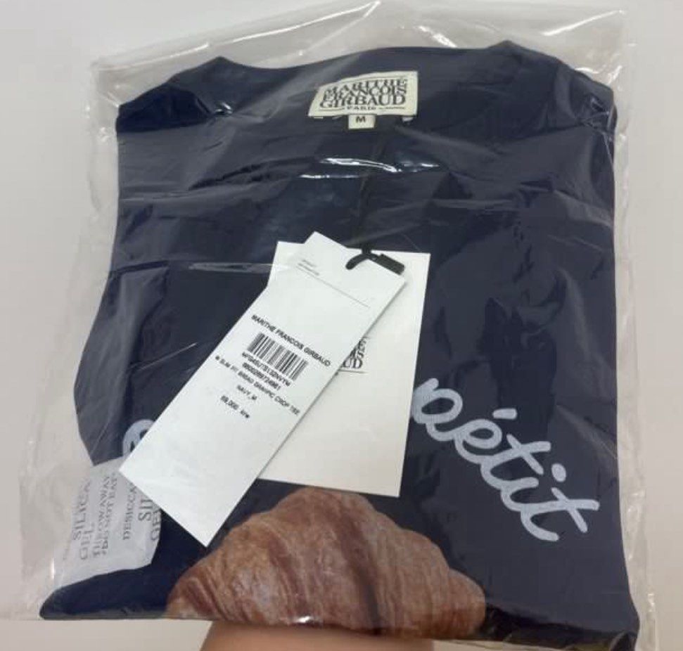 Marithe new tee （分類：T-shirt）位於 Hong Kong。 由 vivic2 提交（商品編號 1372858634，圖片 2）。簡介： 100% new with tag n original packing 。