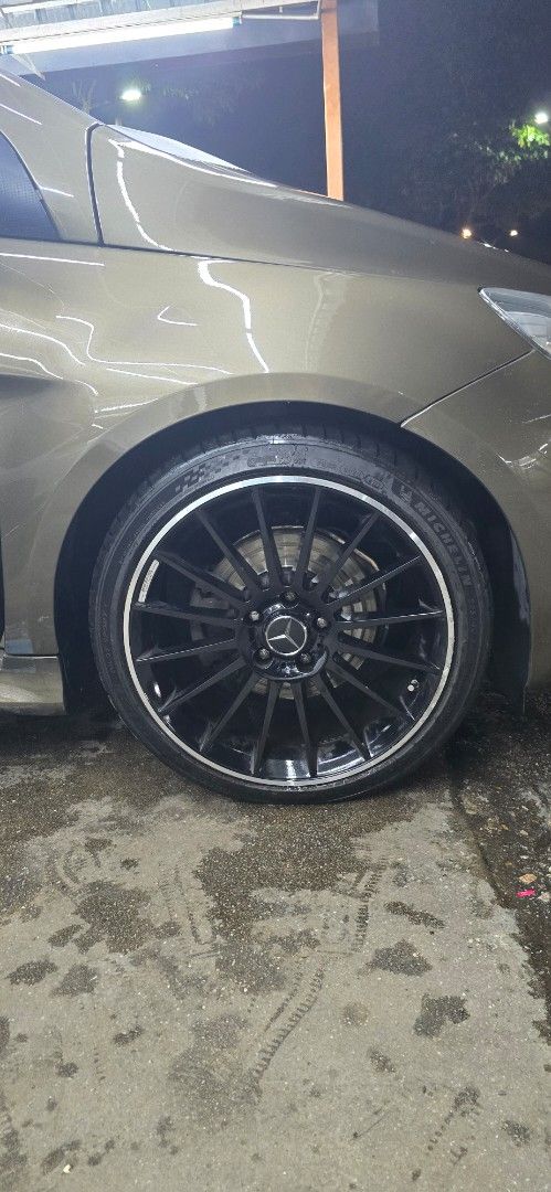 Mercedes-Benz B-Class B200 Turbo (A) (Category: Used Cars) located in Singapore. Submitted by zachzakee (Listing ID 1373016800, Image 3). Description: selling my beloved Mercedes W245 B200 Turbo sunroof. coe 3yrs 10months. comes with 12g ram high speed 9.5inch android player with 360 car cam & all round sensor. roof change to acantara all black interior, 18" amg sports rim, spoiler, amg front grill. car wear & tear replaced. service every 6000-70