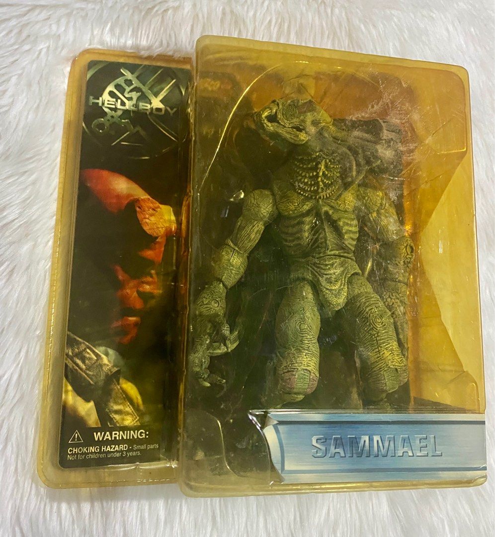 Mezco Hellboy - Sammael - Previews Exclusive (Category: Figurines & Statues) located in Cavite. Submitted by cleanupsale20 (Listing ID 1372999813, Image 1). Description: .