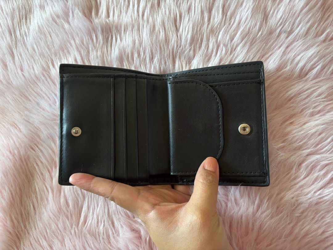 MNG Short Wallet (Category: Wallets & Card holders) located in Cavite. Submitted by mojacky (Listing ID 1373002840, Image 2). Description: With signs of usage as seen in pics.