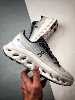 (Category: ) located in . Submitted by awesome_sneakers (Listing ID 1372874876, Image 1). Description: .