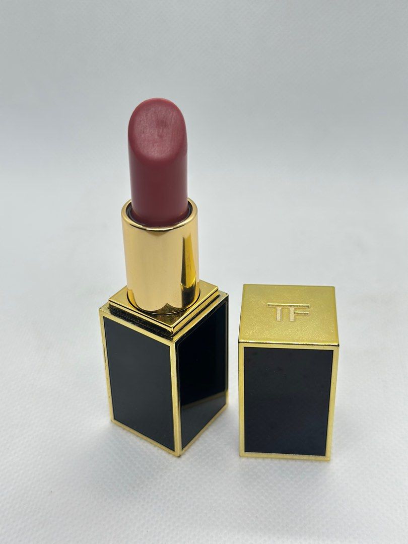 ORIGINA TOM FORD 💄 (Category: Makeup) located in San Juan City. Submitted by declutterbykrispy (Listing ID 1372992250, Image 1). Description: Original tom ford lipstick shade 511 steel magnolia.