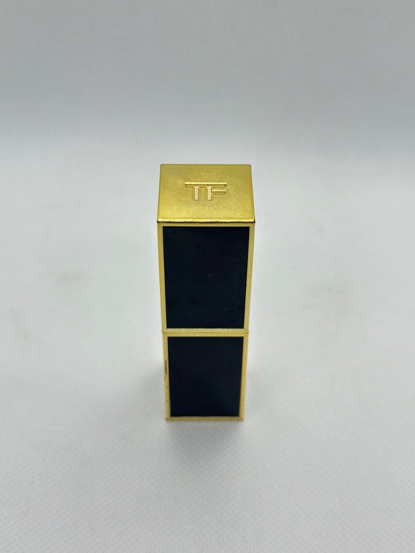 ORIGINA TOM FORD 💄 (Category: Makeup) located in San Juan City. Submitted by declutterbykrispy (Listing ID 1372992250, Image 2). Description: Original tom ford lipstick shade 511 steel magnolia.