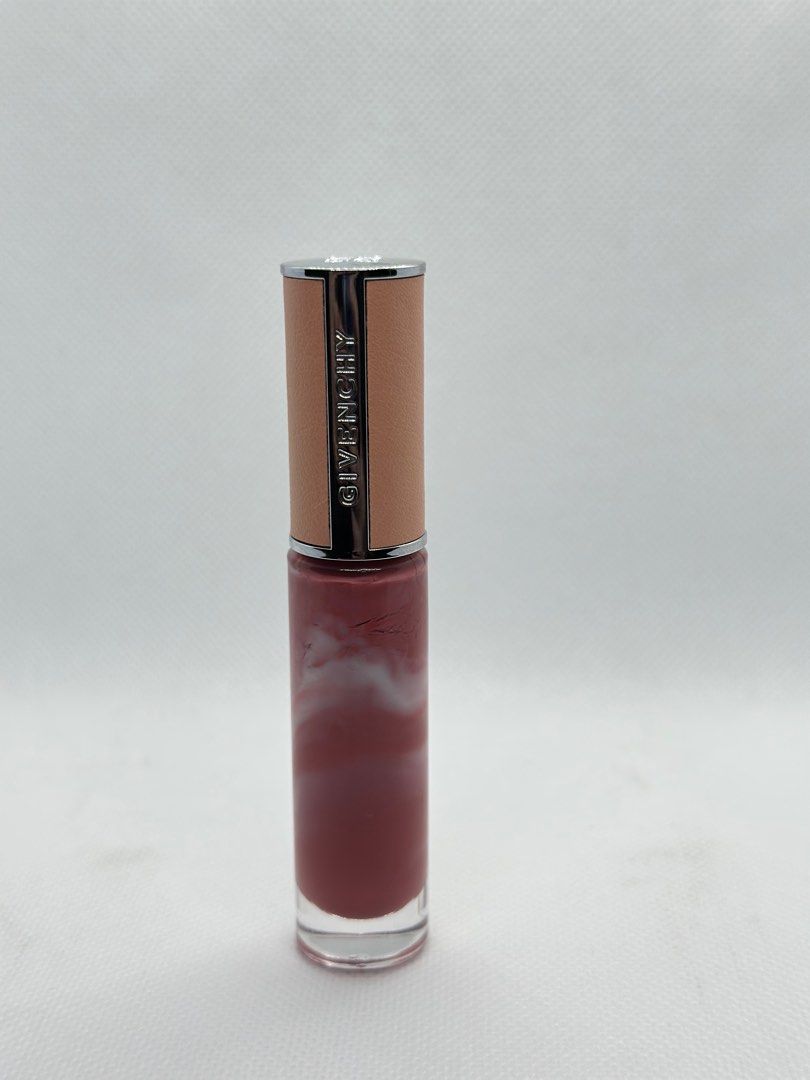ORIGINAL GIVENCHY LIP GLOSS (Category: Makeup) located in San Juan City. Submitted by declutterbykrispy (Listing ID 1372988925, Image 2). Description: ORIGINAL GIVENCHY LIP GLOSS Shade 210 rose perfection THIS IS BRAND NEW JUST TRIED SWATCHING SA WRIST twice .