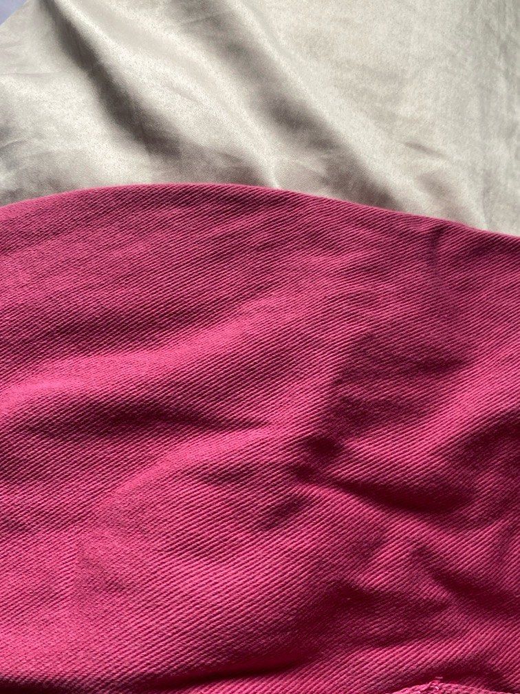 Pink skirt (Category: Skirts) located in Quezon City. Submitted by d.declutter (Listing ID 1372924967, Image 2). Description: .