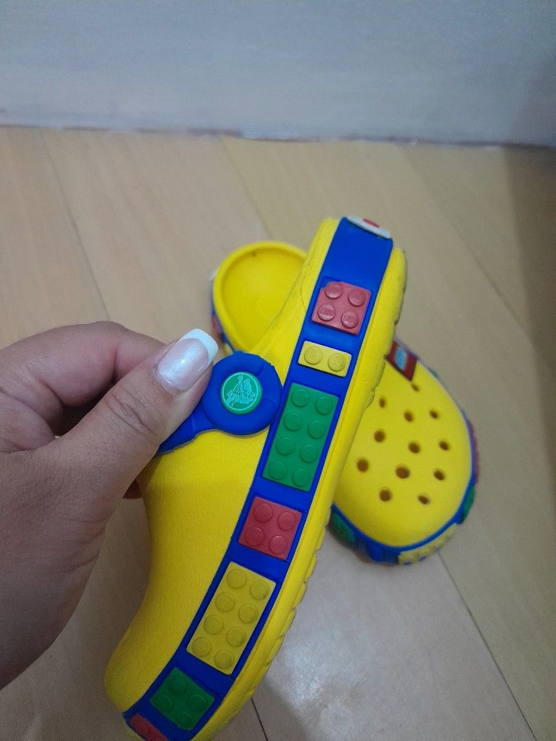 Preloved Crocs Lego Clogs kids Yellow (Category: Babies & Kids Fashion) located in Cavite. Submitted by Aiasclosetph (Listing ID 1373023869, Image 3). Description: in good condtion size C8 obvious heel drag only.